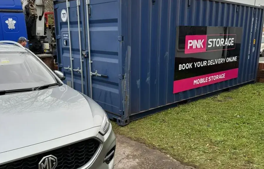 Mobile Self Storage — PinkStorage
