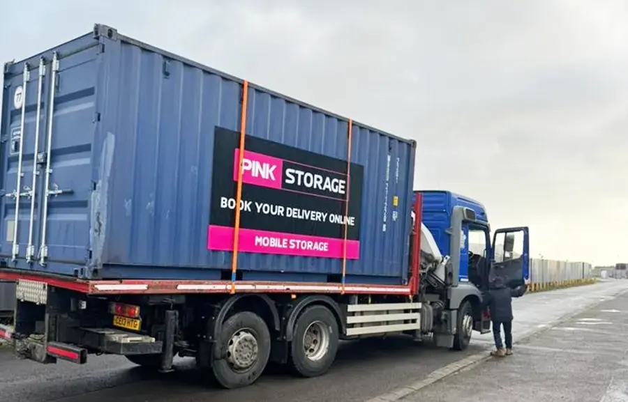 Mobile Self Storage — PinkStorage
