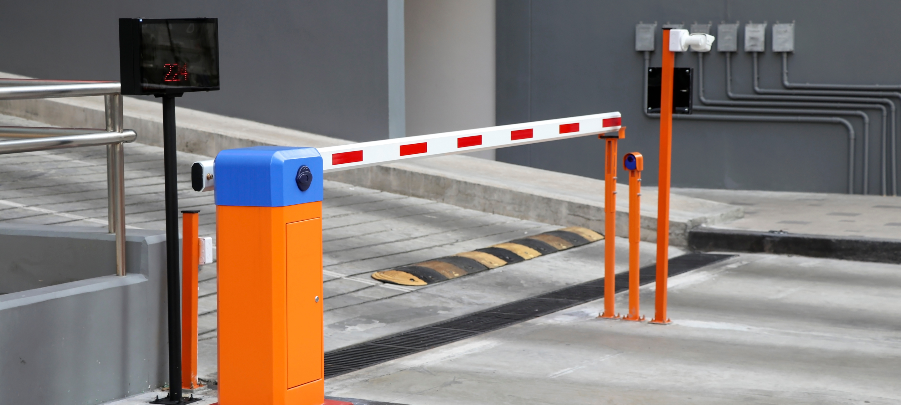 How does ANPR gate technology improve security at Winsford self storage?